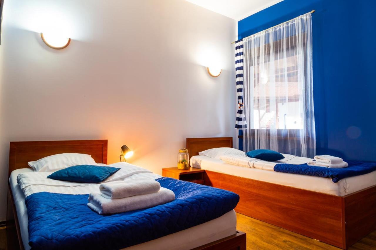 Hotel Nenufar Kościan Buitenkant foto